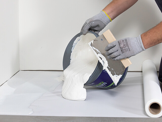 R3bond soft flooring adhesive system – product application